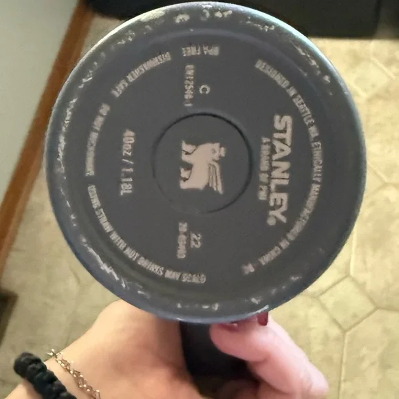 Stanley Cup Teal accents, NO STRAW - Picture 4 of 7